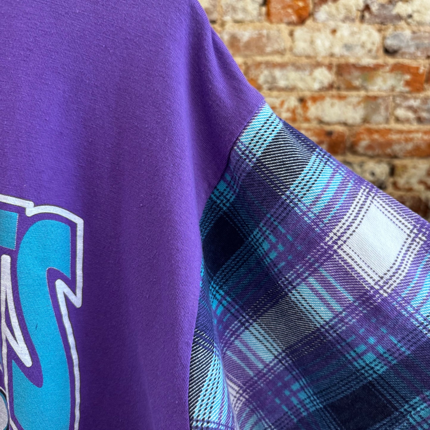 1996 Charlotte Hornets plaid Sleeve T-Shirt XL