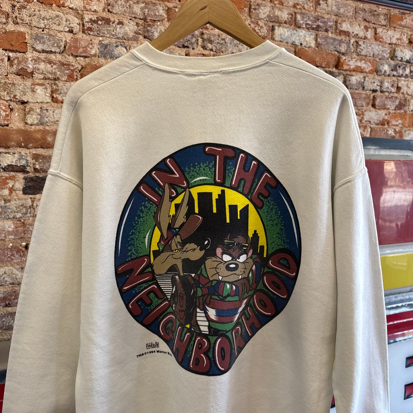 1994 Looney Tunes “It’s All Good In The Neighborhood” Crewneck XL