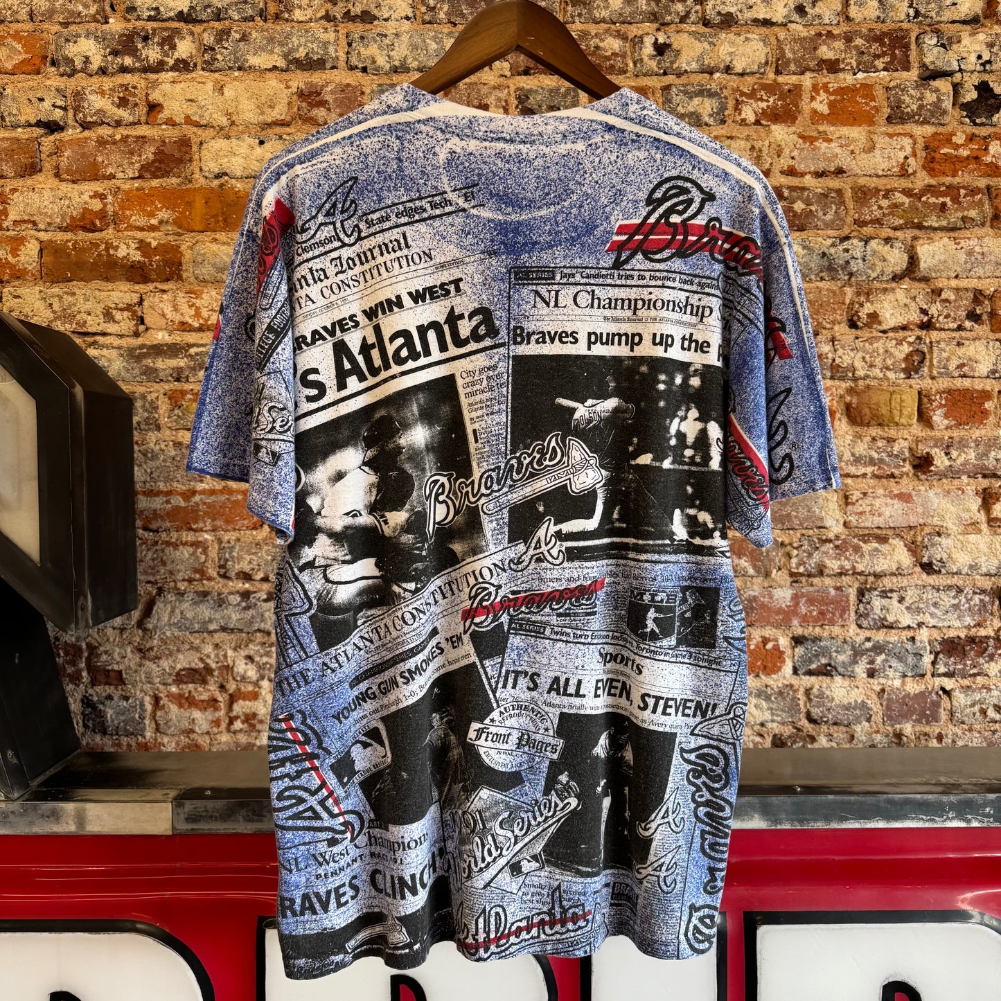 1994 Atlanta Braves AOP Newspaper T-Shirt L