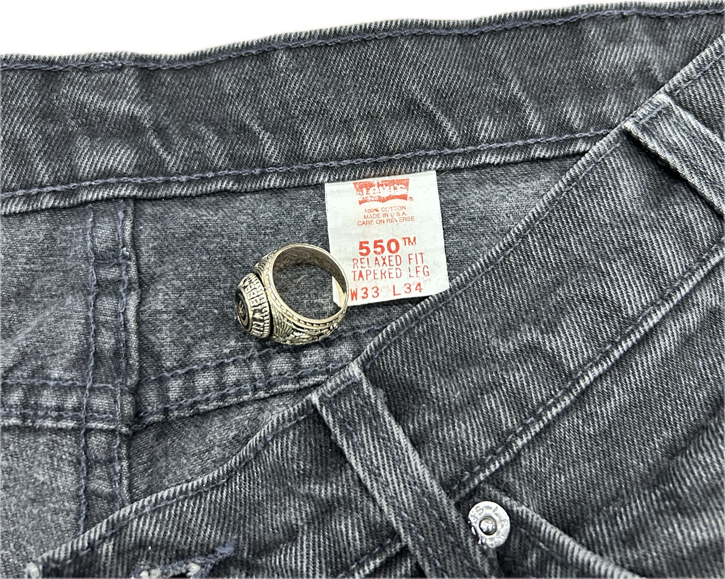 90’s Black Levi’s 550 Denim Jeans Sz 33x33