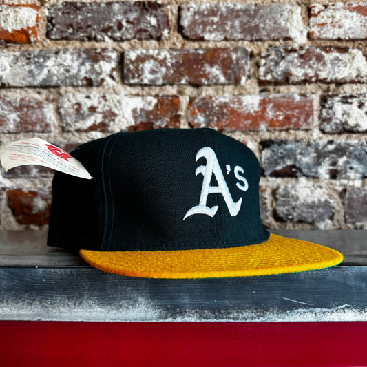 90’s Oakland A’s Two Tone New Era Fitted Hat 7 3/4