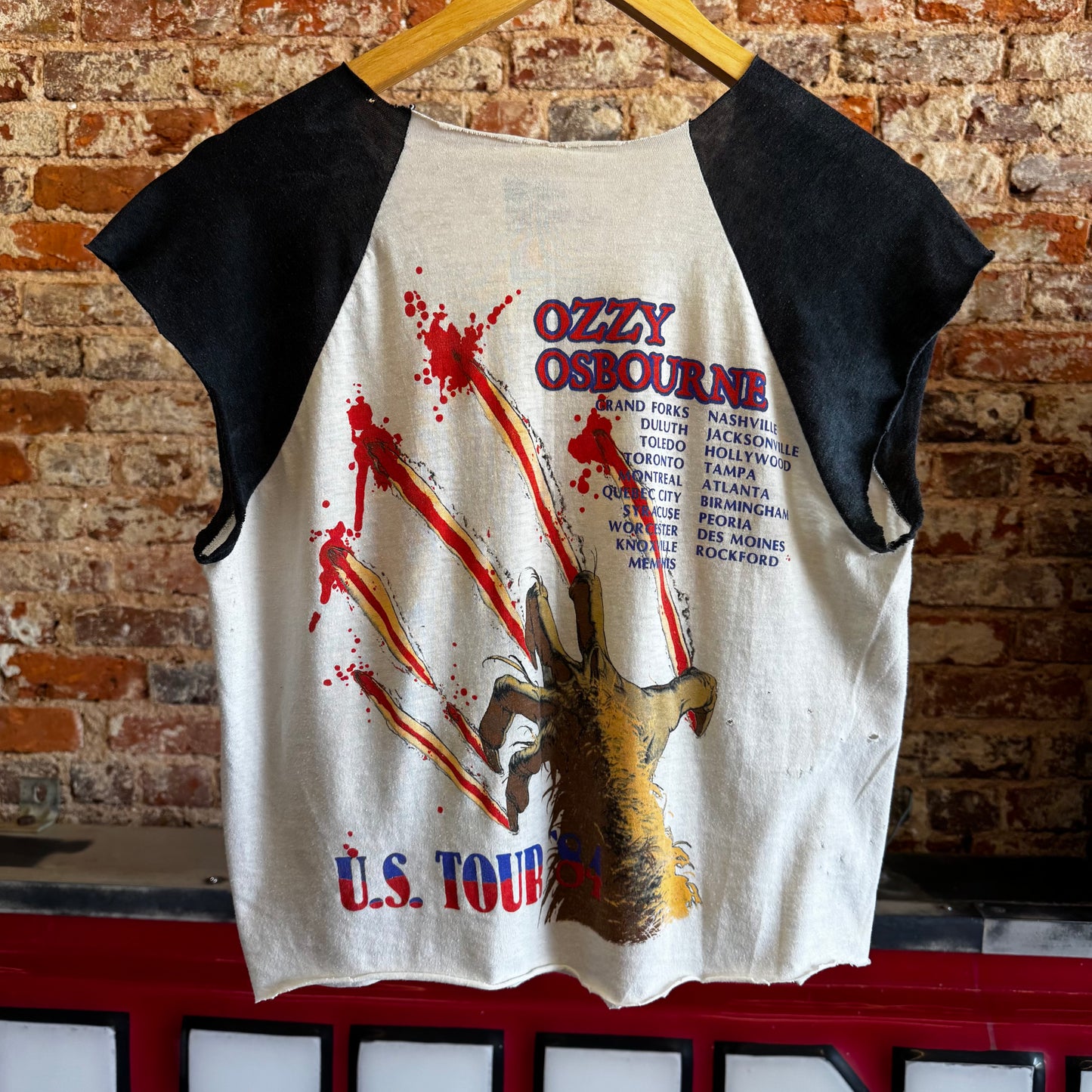 Vintage 1983 Ozzy Osbourne “Bark at the Moon” Cutoff T shirt Sz L