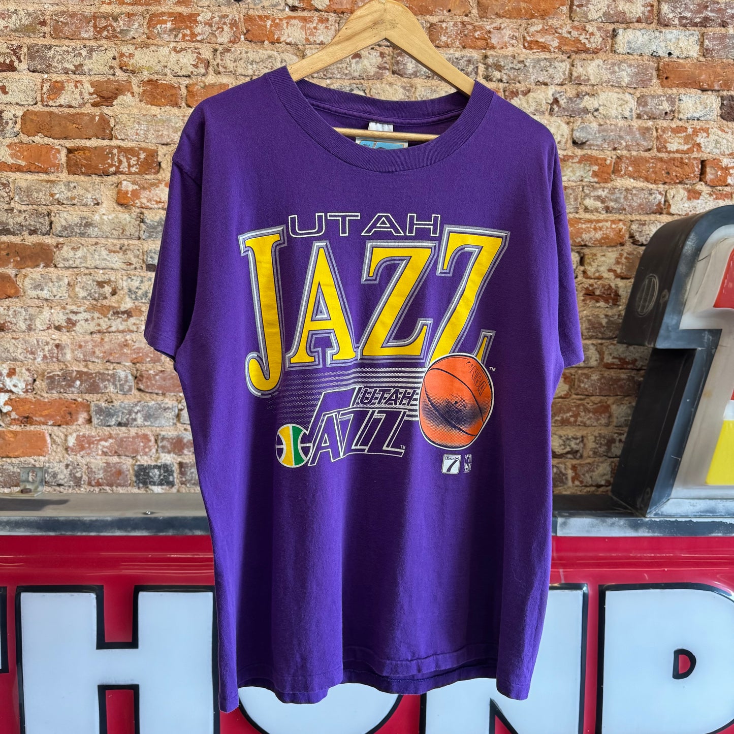 1990s Utah Jazz Basketball Logo T-Shirt XL