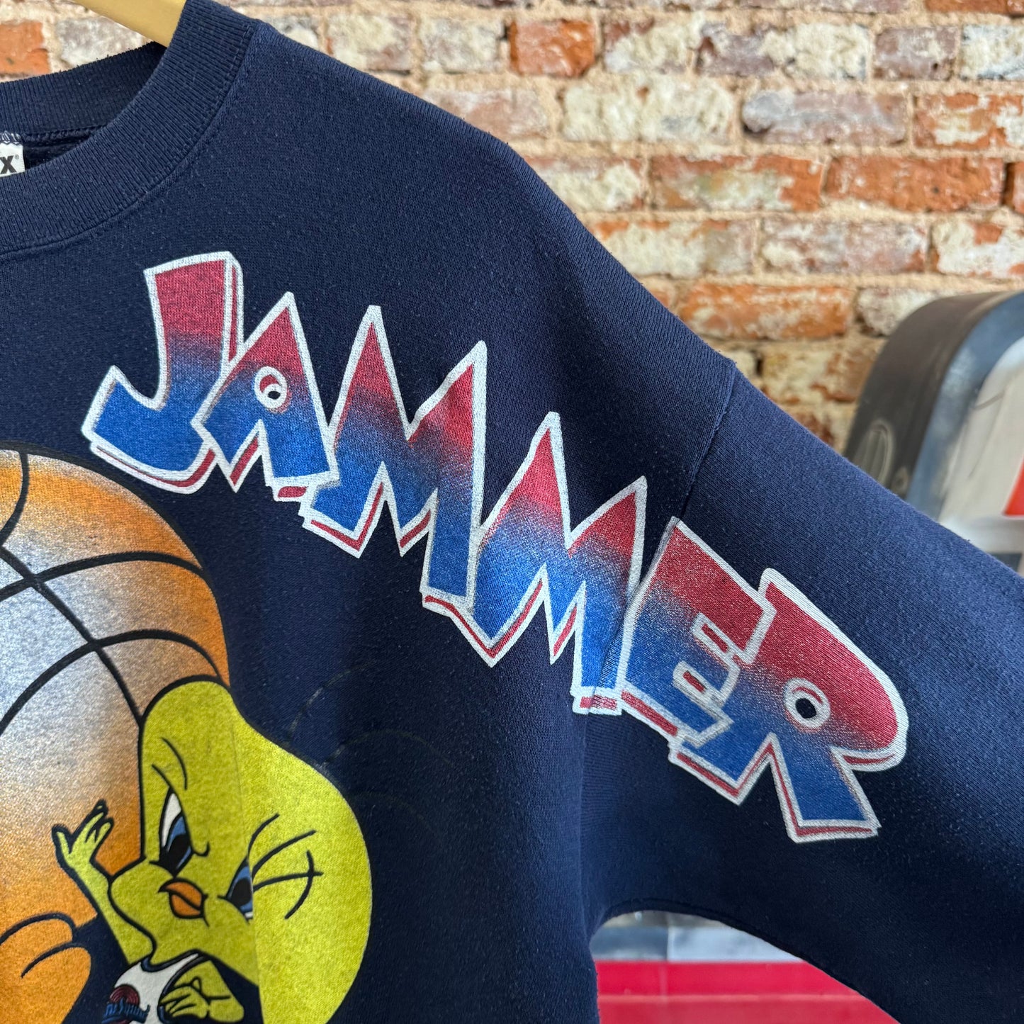 1996 Looney Tunes “Whammer Jammer” Crewneck L