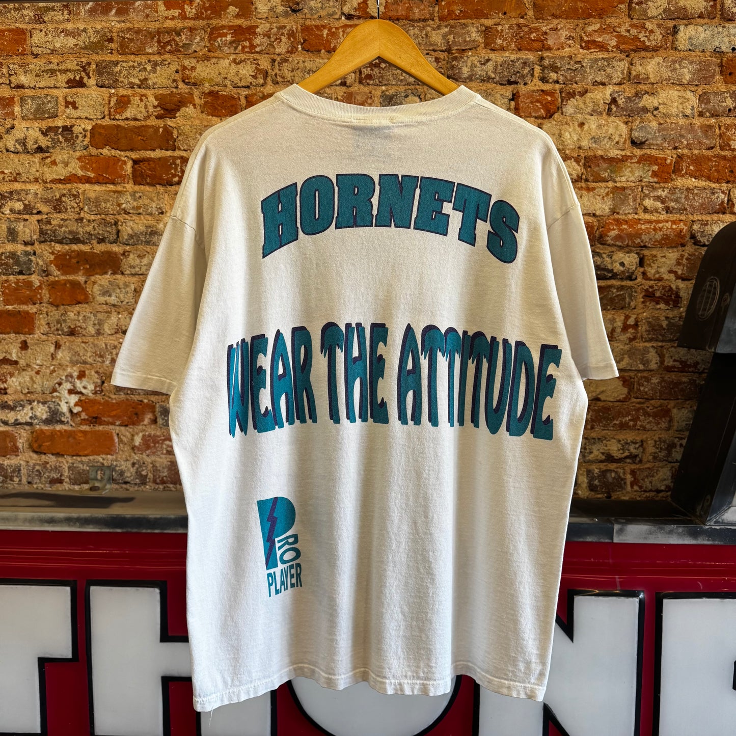 90s Pro Player Charlotte Hornets “Wear The Attitude” T-Shirt L