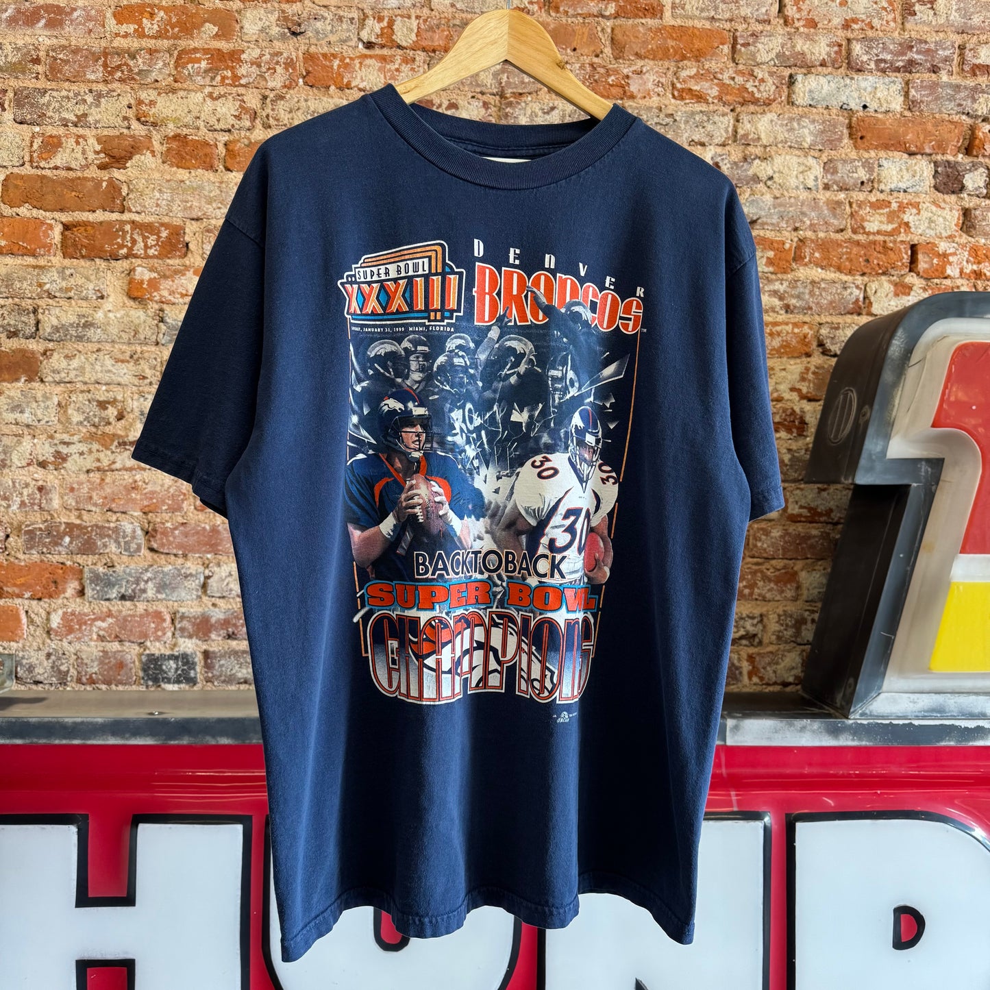 1999 Denver Broncos “Back to Back Super Bowl Champions” T-Shirt XL