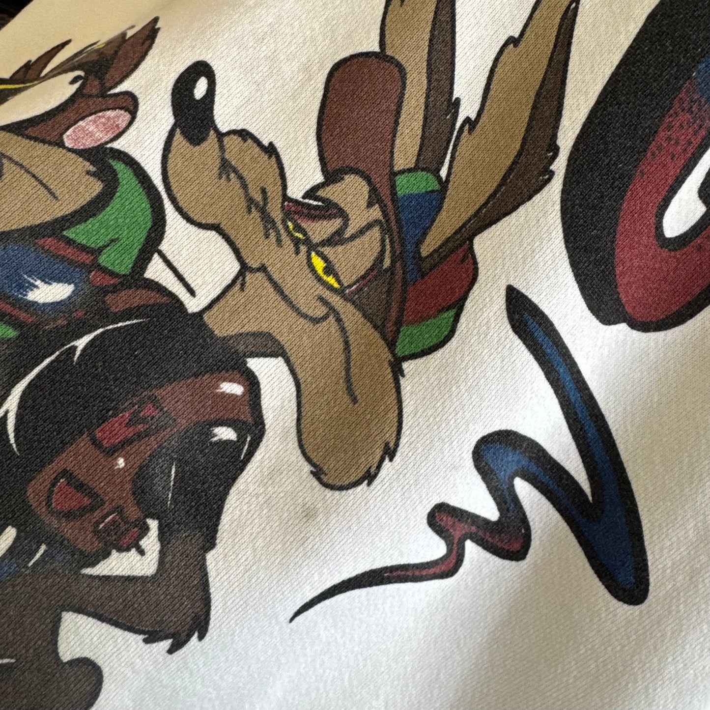 1994 Looney Tunes  “It’s All Good In The Neighborhood” Crewneck XL