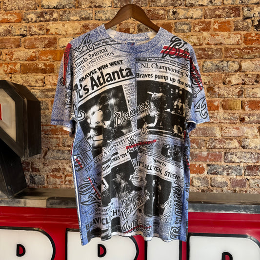 1994 Atlanta Braves AOP Newspaper T-Shirt L