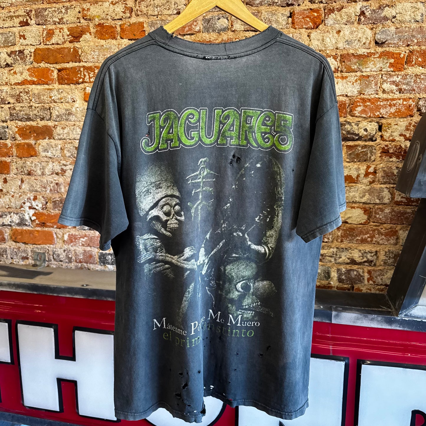 Early 2000s Jaguares “Mántenme Porque Me Muero” El Primer Instinto T-Shirt XL