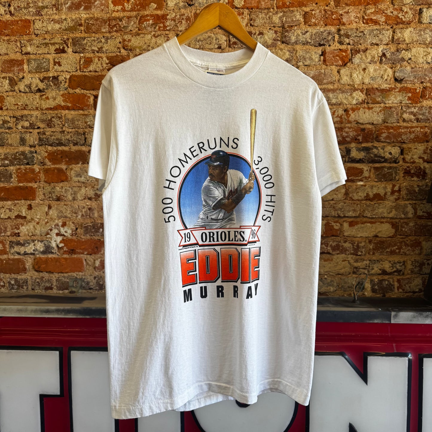 1996 Orioles Eddie Murray “500 Homeruns / 3,000 Hits” T-Shirt Medium