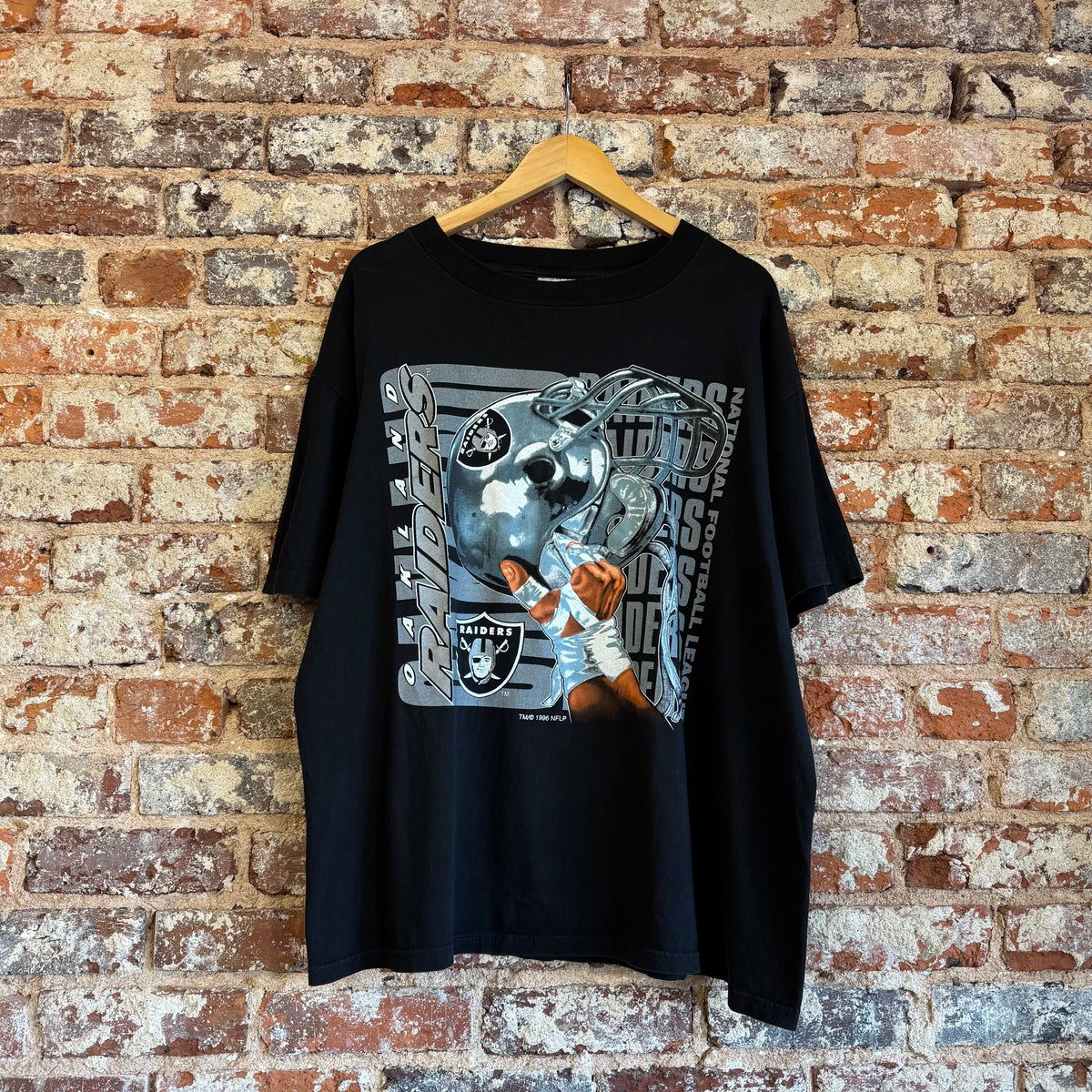 1996 Oakland Raiders Helmet T-Shirt XL