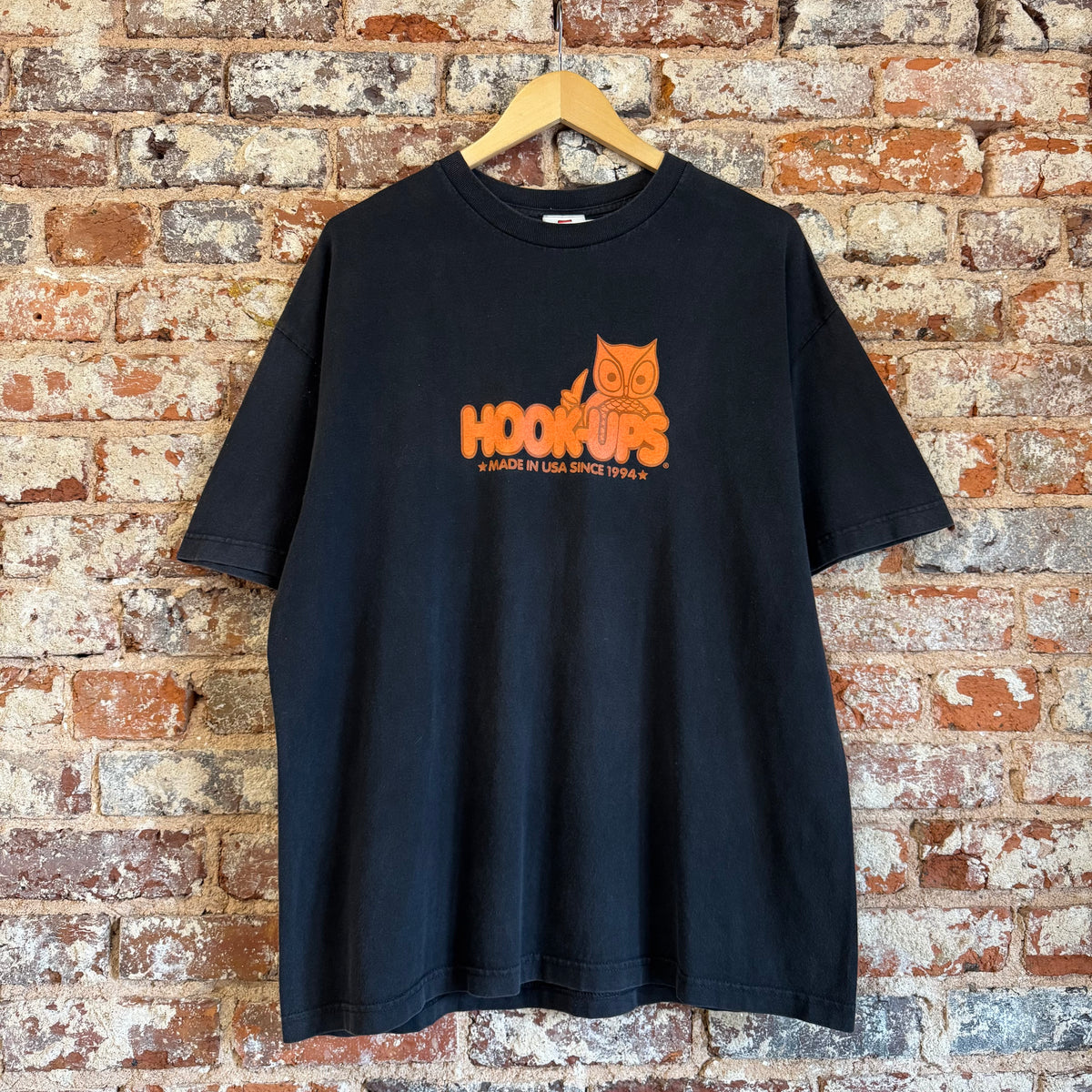 2000s Hook-Ups “Hooters Owl” T-Shirt XL