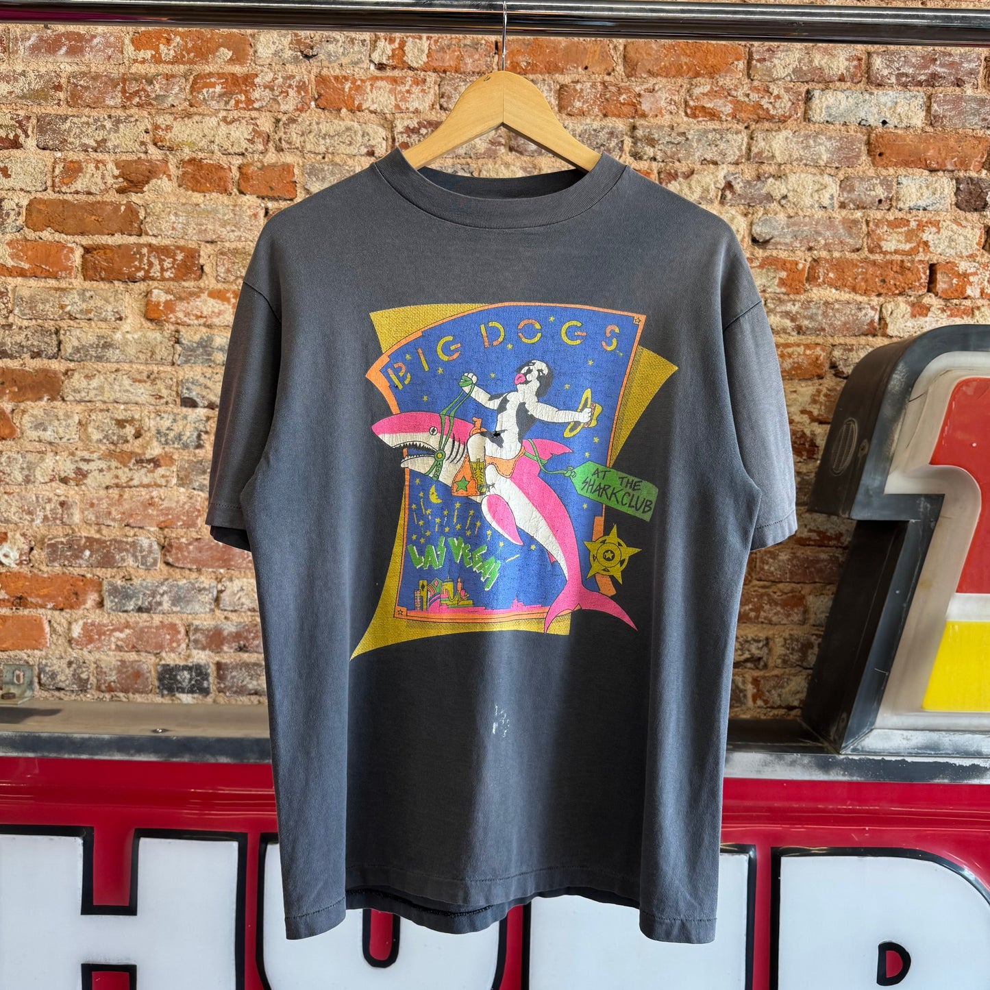 1990s Big Dogs “At The Shark Club Las Vegas” T-Shirt L