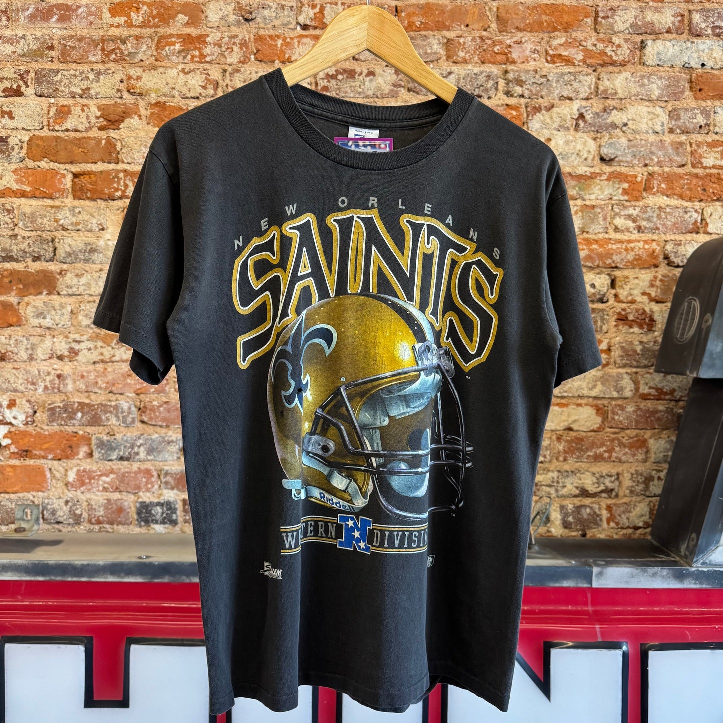 90s Salem New Orleans Saints Helmet T-Shirt M